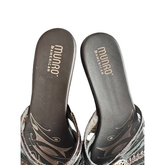 Munro American Women Red Sandals US 8.5M Dark Brown Strappy With Silver EUC - Picture 3 of 8